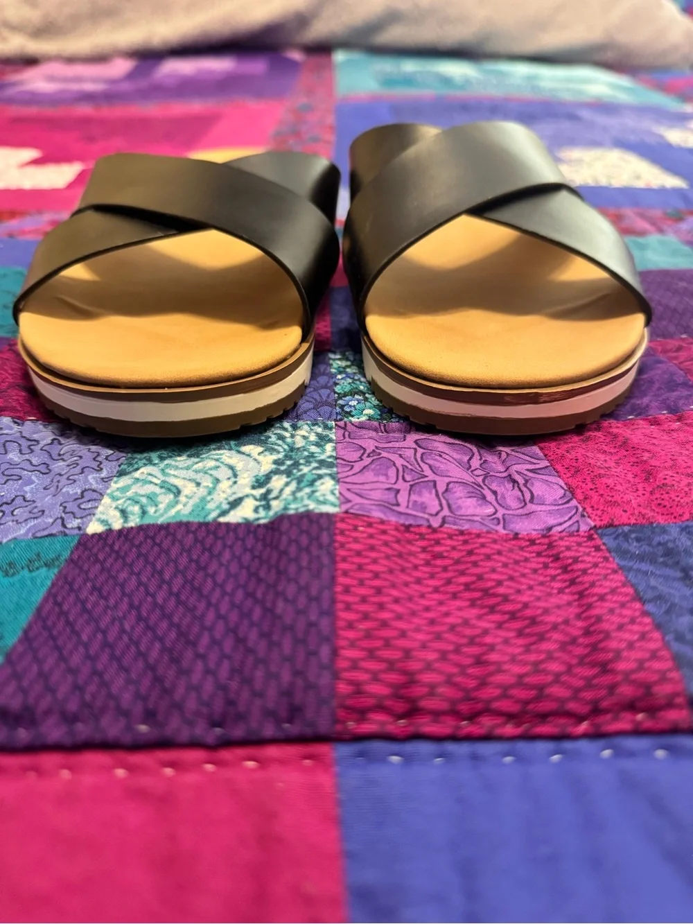 Women’s Black Crisscross Slide Sandals